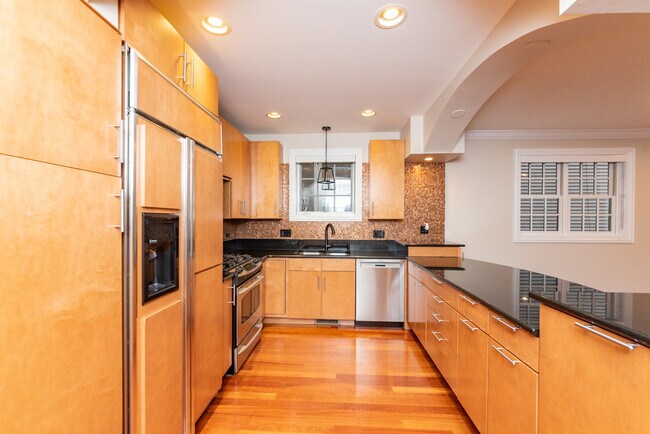 Foto del edificio - 837 W Roscoe St