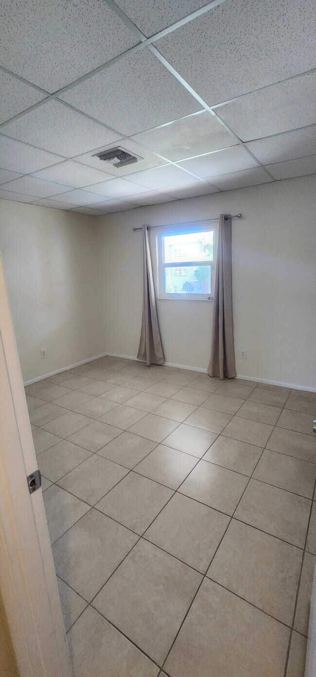 Foto del edificio - 3106 Harbor Blvd