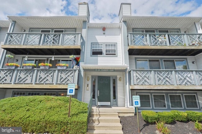 Foto del edificio - 25 Cranberry Ct