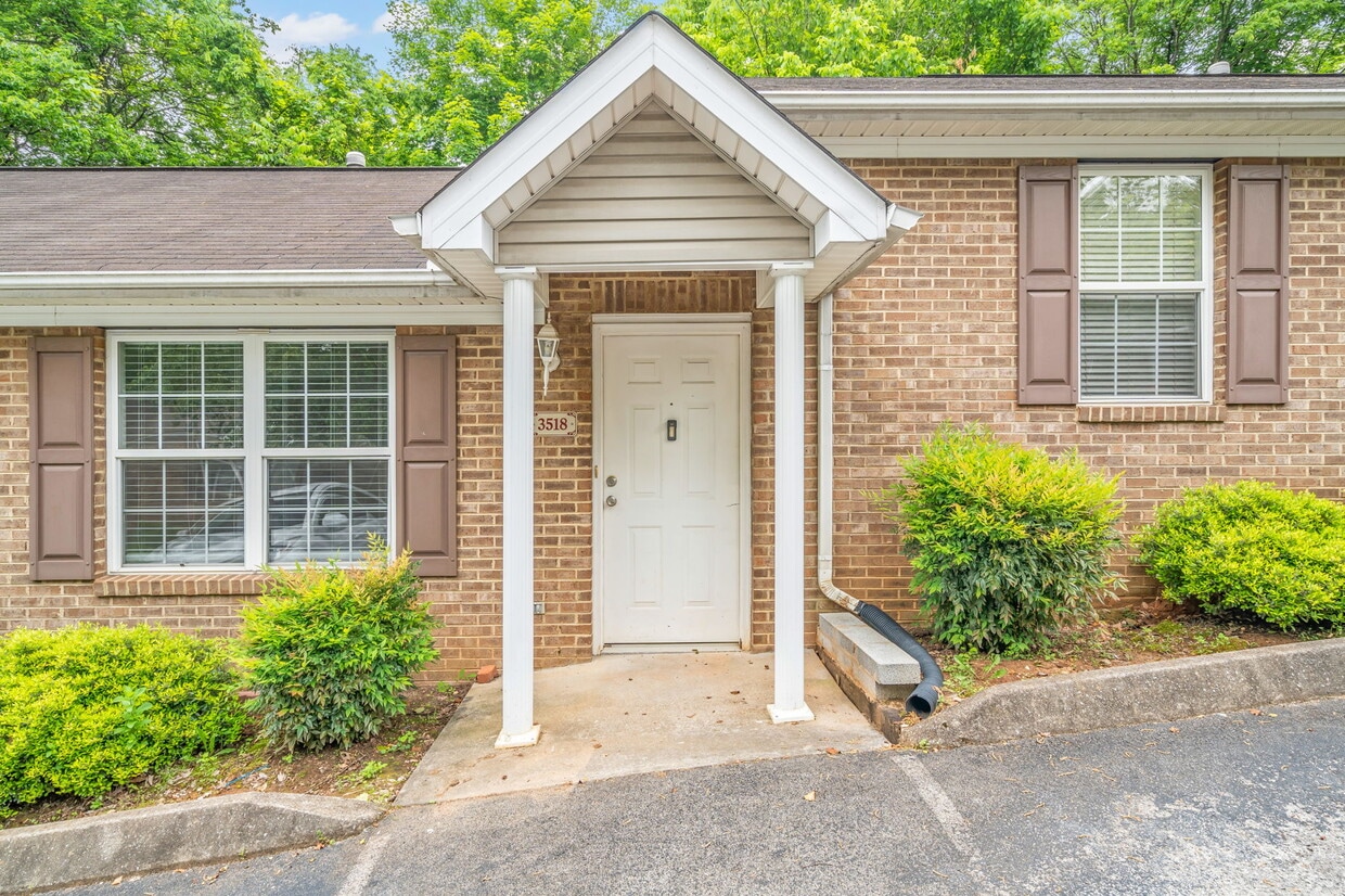 Primary Photo - 3518 Acorn Woods Way,