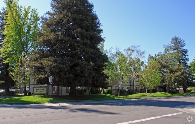 Foto del edificio - McKinley Garden Apartments