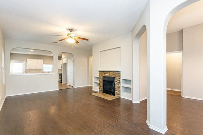 Foto del edificio - 9401 Navarro St. Crowley, TX 76036