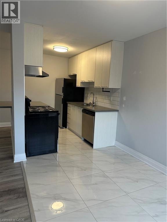 Building Photo - 579 Clare Ave