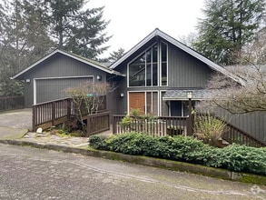 Building Photo - 5009 SW Humphrey Park Rd