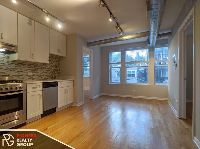 Foto del edificio - 2519 W Leland Ave