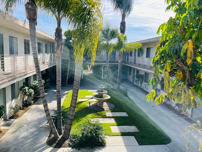 Building Photo - Tropical Breeze