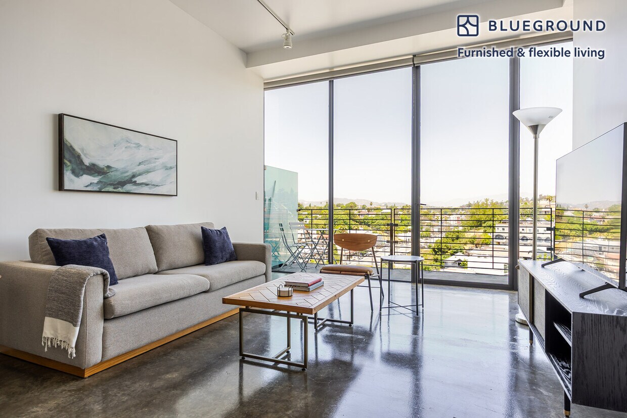 Foto principal - 1115 W Sunset Blvd