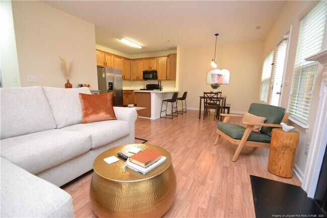 Foto del edificio - 3115 Manhasset Ln