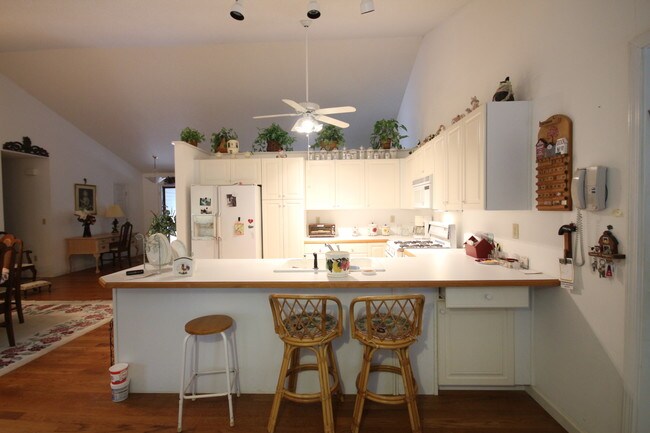Building Photo - 1334 Soquili Dr