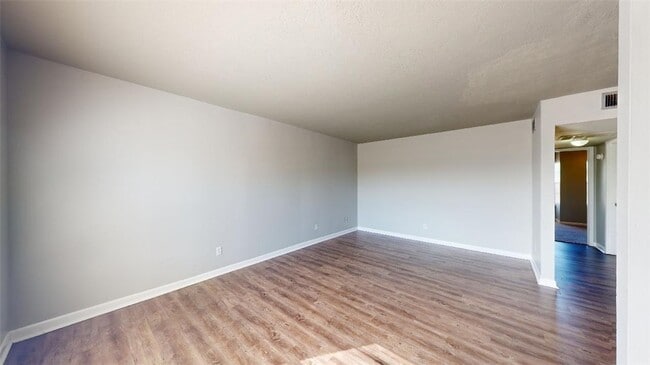 Foto del edificio - 3800 E 29th St