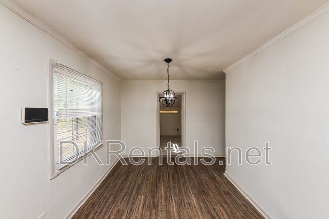 Foto del edificio - 210 Oak Dr SE