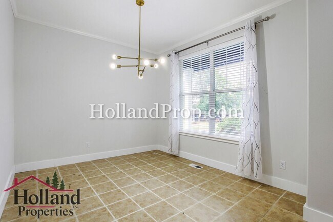 Building Photo - Beautiful 3-Bedroom Home with Covered Patio & Fenced Yard