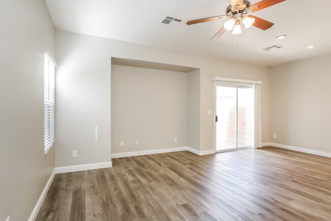 Foto del edificio - 1022 Shades End Ave