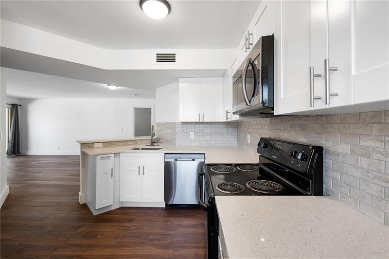 Foto principal - 8851 Wiles Rd