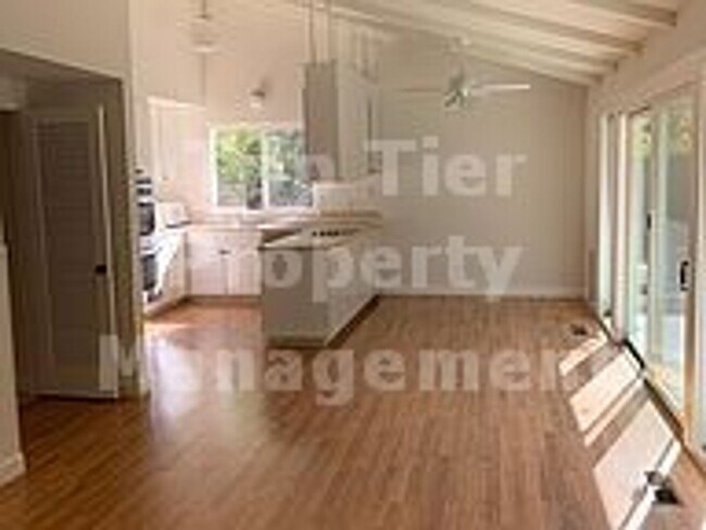 Foto del edificio - Very nice 4 Bed /2 Bath/1,948 Sqft house in desirable Campolindo neighborhood in Moraga available...