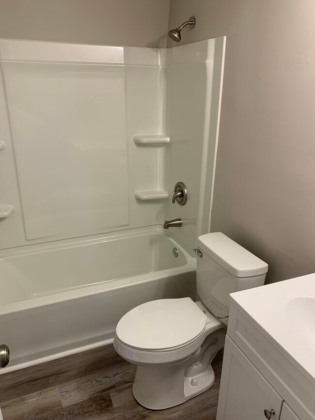 12004 Branchwater St Unit 5, Fredericksburg, VA 22407 Room for Rent