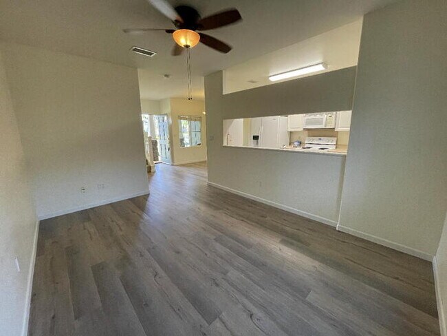 Building Photo - KE AINA KAI @ OCEAN POINTE 2/2.5/2 central...