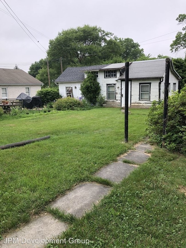 Building Photo - 3 br, 1 bath House - 27 E 2nd Ave