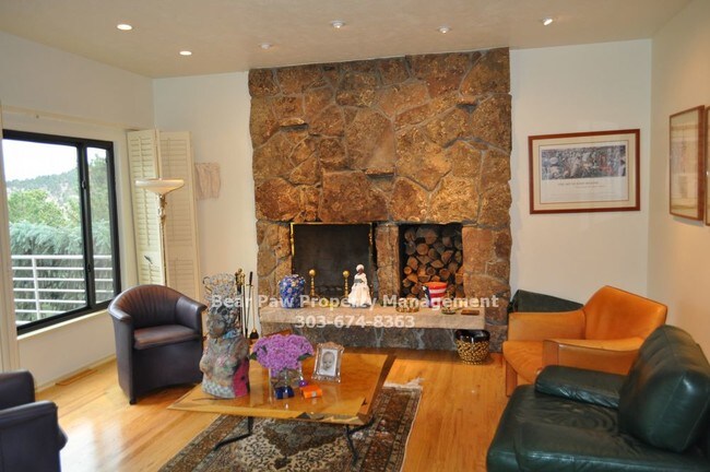 Foto del edificio - Contemporary Home In Genesee