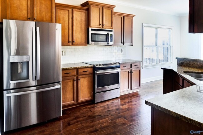 Building Photo - 115 Somer Creek Ln