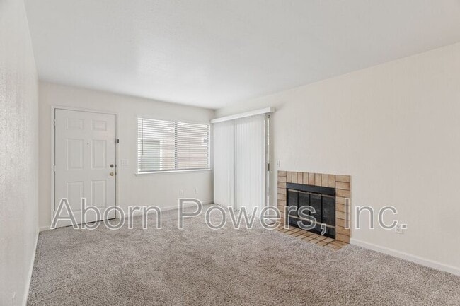 Foto del edificio - 2529 Greenwood Ln