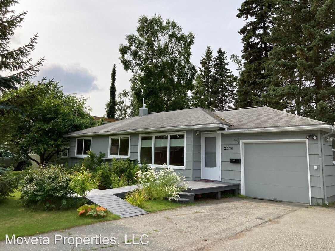 Foto principal - 5 br, 2 bath House - 2536 Saint Elias Drive