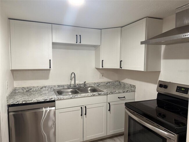 Foto del edificio - 900 N Lake Destiny Rd