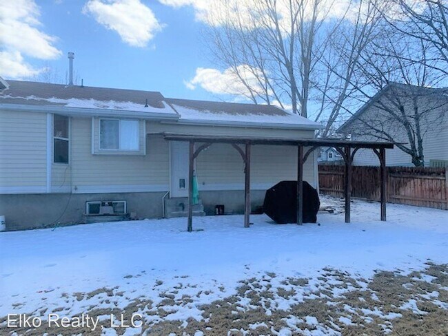 Building Photo - 3 br, 2 bath House - 1922 Sierra Drive