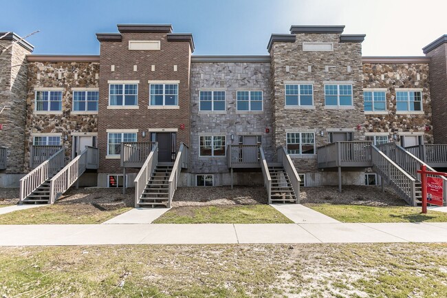 Building Photo - Fully Furnished New Construction Townhome ...