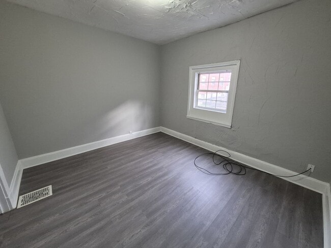 Building Photo - 609 McKinney Ave