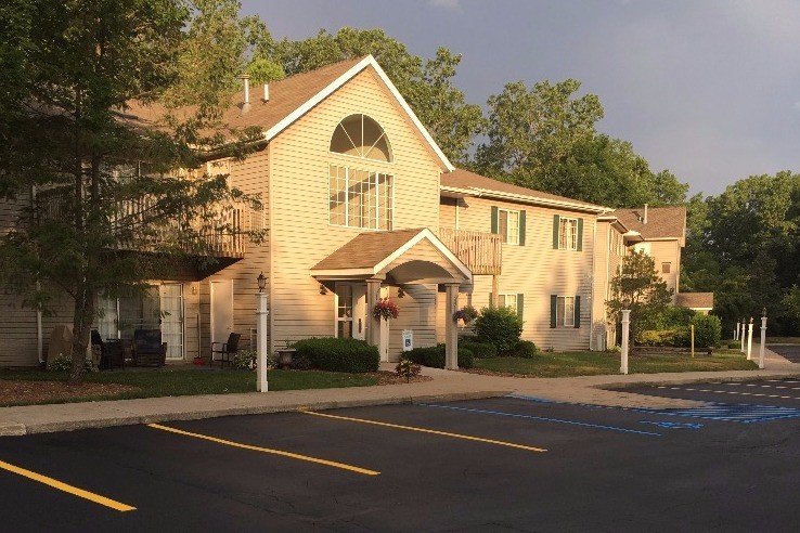 principal - 881 Montrose Ave