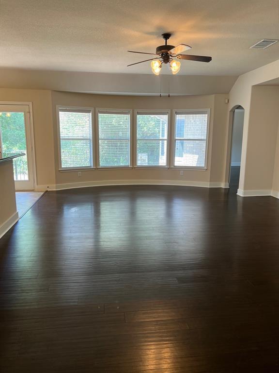 Foto del edificio - 3920 Harvey Penick Dr