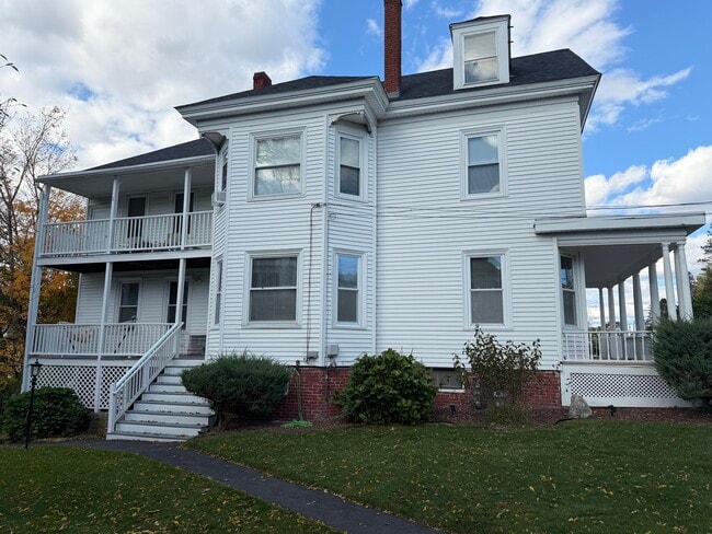 Balconies and private first floor entrance - 88 North Ave