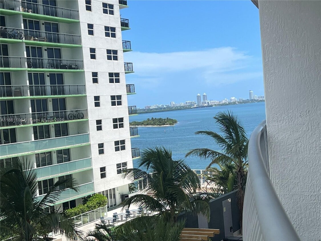 Foto principal - 1750 N Bayshore Dr