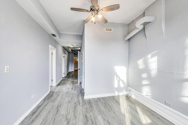 Foto del edificio - 2438 W 25th St