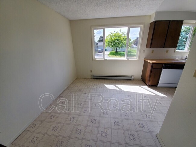 Building Photo - 1216 N Marcus Rd