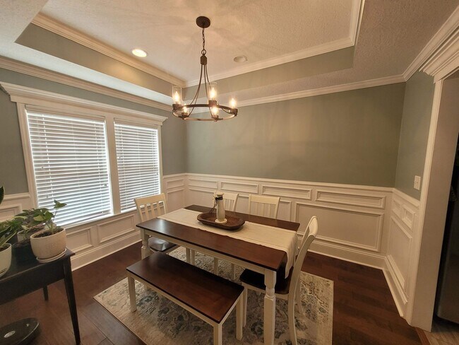 Foto del edificio - Exquisite Southern Living: 3BR/2BA Gem with Modern Touches, Fenced Yard, and Community Pool in Be...