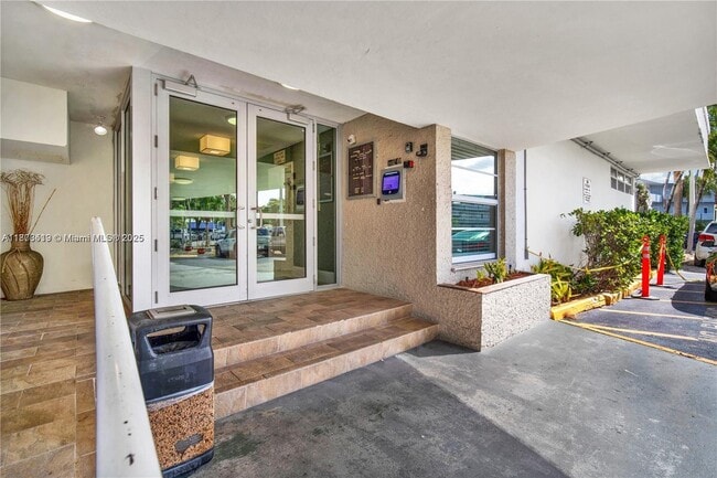 Building Photo - 13155 Ixora Ct