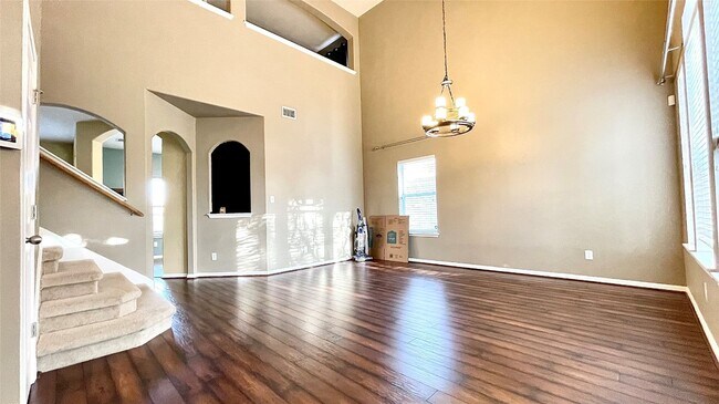 Foto del edificio - 2702 Tumbling River Dr