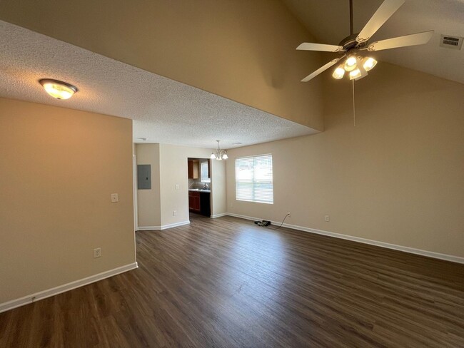 Building Photo - BRIDGEWATER HOME! PRE-LEASING FOR AUGUST 1 2026! 1/2 Off Deposit!