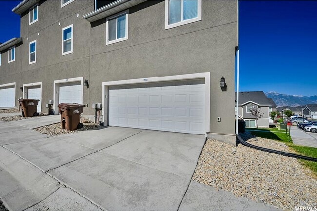 Building Photo - 14431 S Ferndale Way
