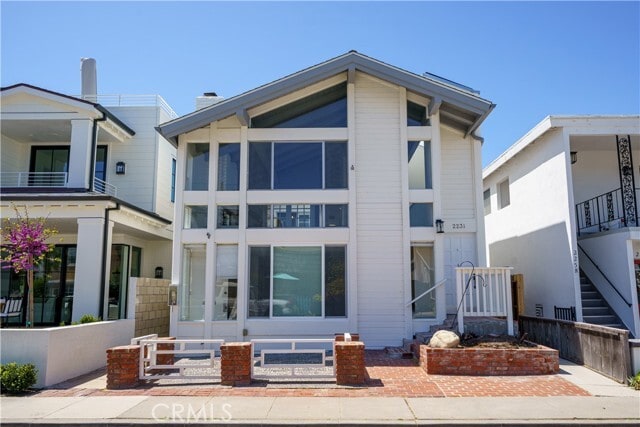 Building Photo - 223 Sapphire Ave