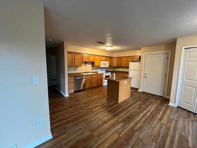 Foto del edificio - 896 Wescott Square