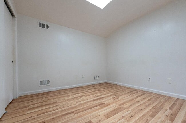 Building Photo - 69A Arlington Ave