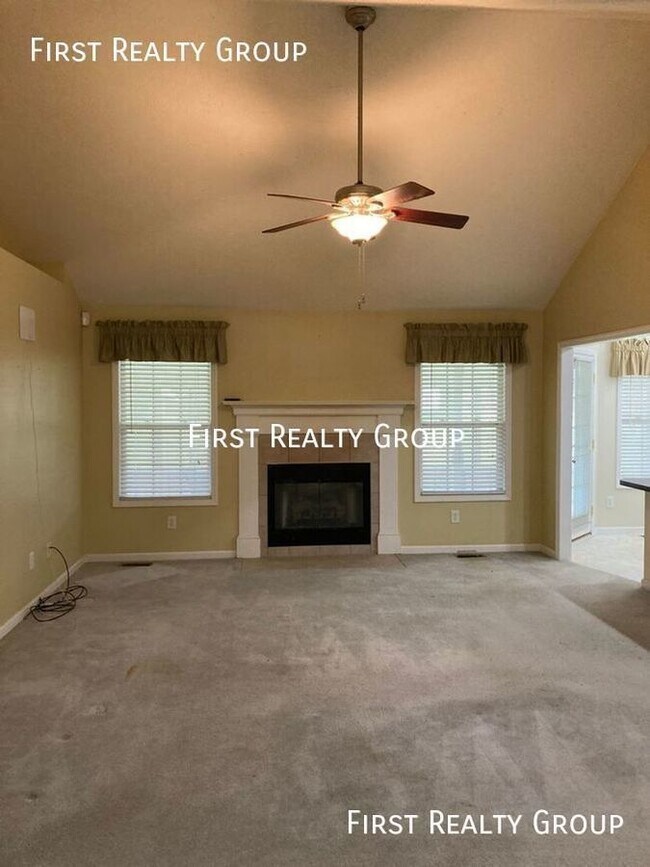 Building Photo - Very Nice 2 Bedroom, 3 Bathroom Home for R...
