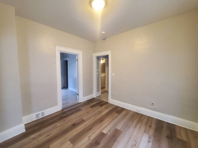 Foto del edificio - 3586 W 69th St