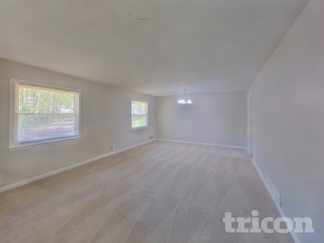 Building Photo - 2574 Northbrook Rd