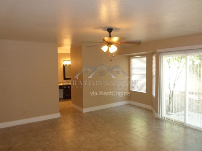 Foto del edificio - 1814 E Oak Harbor Dr