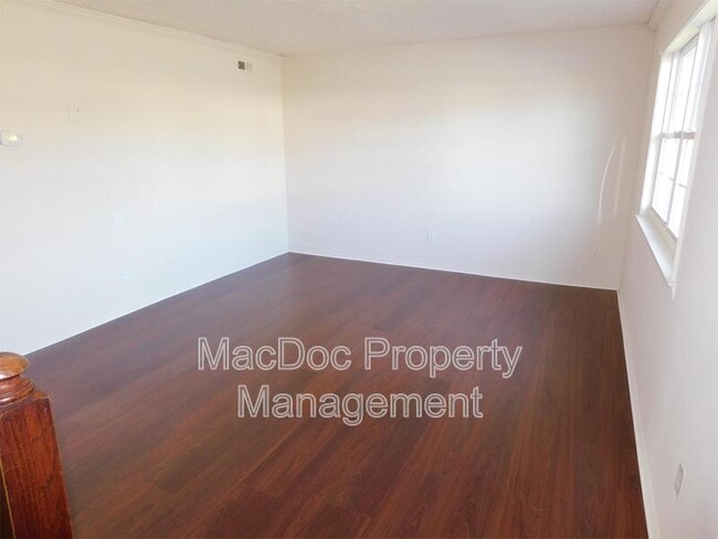 Foto del edificio - 619 Anvil Rd