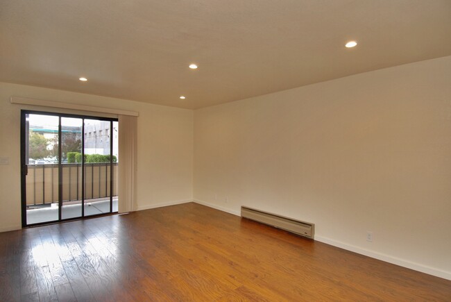 Family Room - 514 Grand Ave